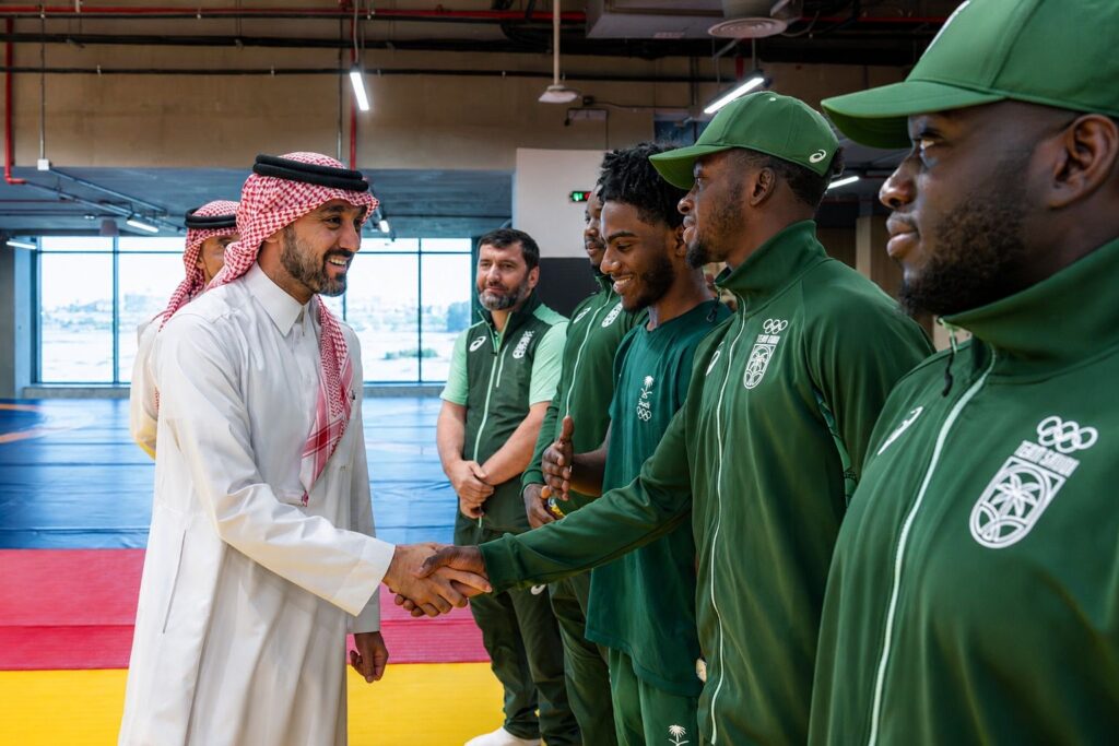 الفيصل يدشن مركز النخبة للرياضات القتالية في جدة لدعم أبطال الجوجيتسو والرياضات القتالية السعودية
