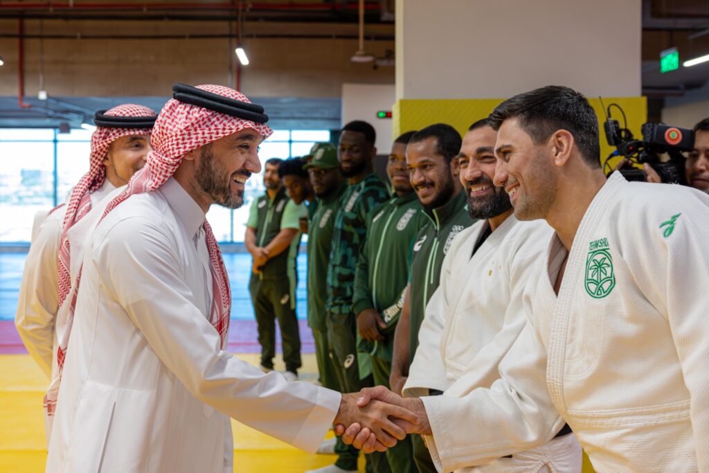 الفيصل يدشن مركز النخبة للرياضات القتالية في جدة لدعم أبطال الجوجيتسو والرياضات القتالية السعودية